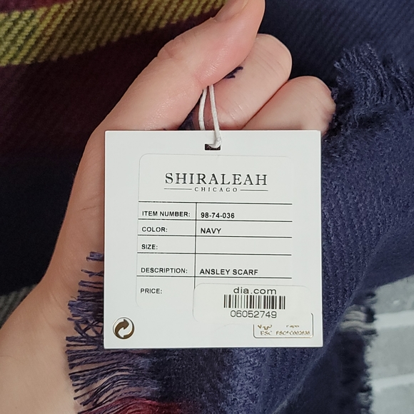 Shiraleah Ashley Scarf Baby it's Cold Outside Wrap Women's One Size Fits All - Picture 3 of 6